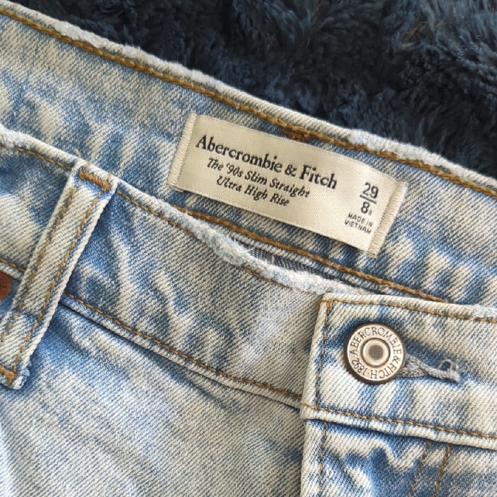Abercrombie & Fitch Light Blue Denim Jeans - Picture 2 of 4